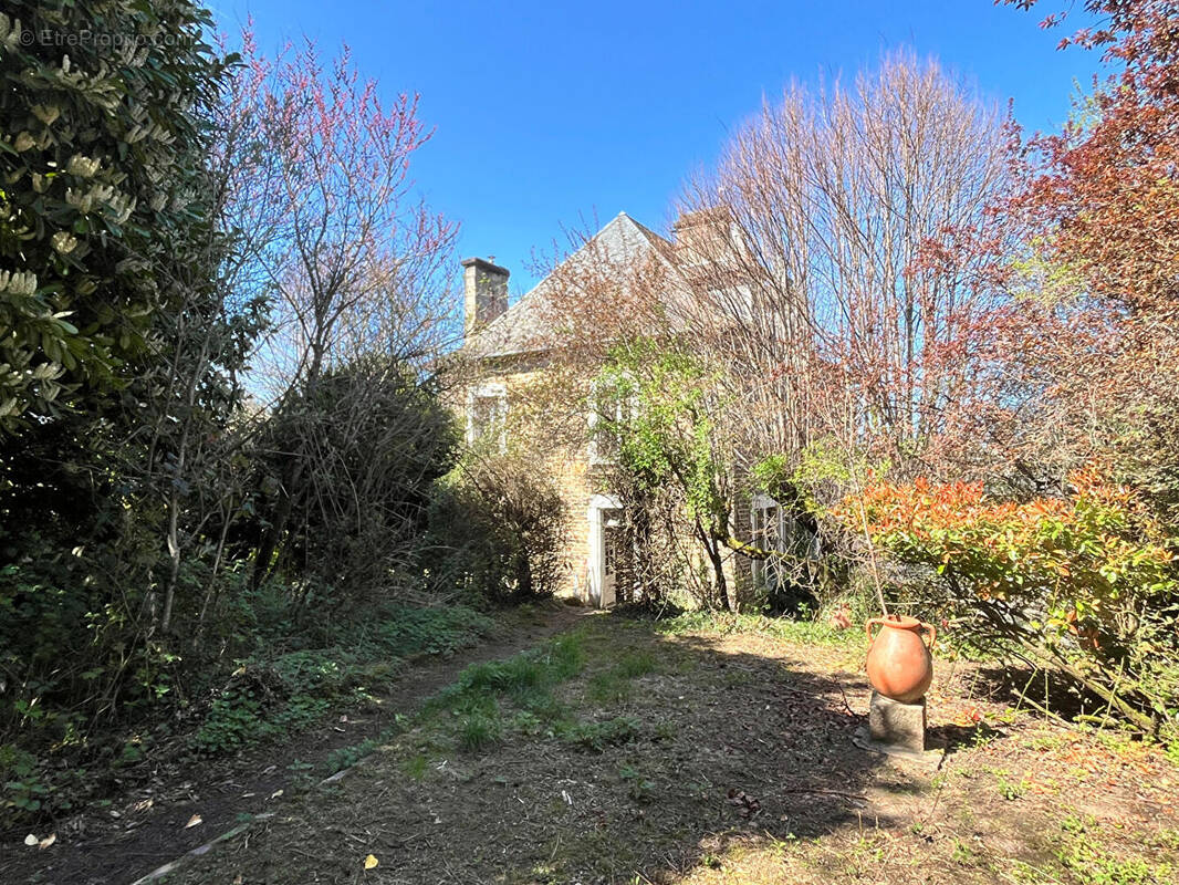 Maison à UZERCHE