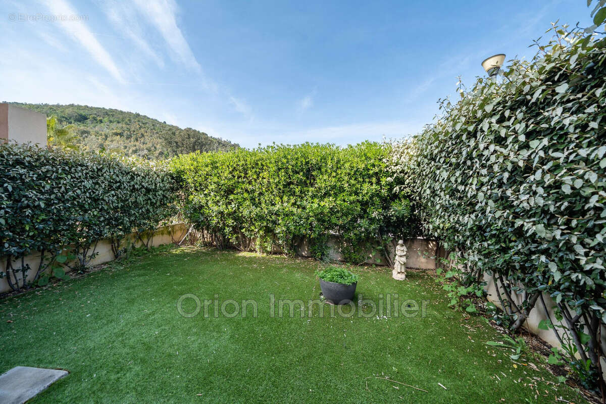 Appartement à MANDELIEU-LA-NAPOULE