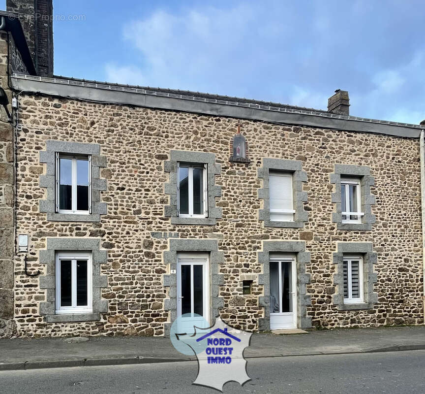 Maison à MAYENNE