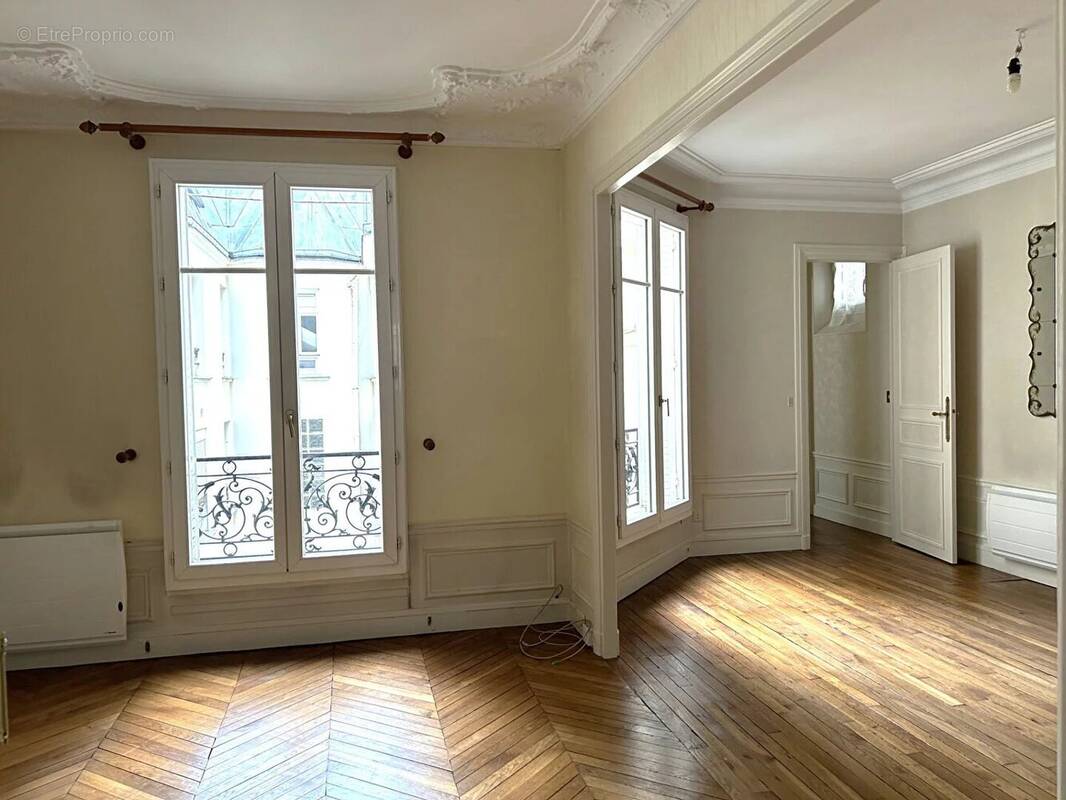 Appartement à PARIS-17E