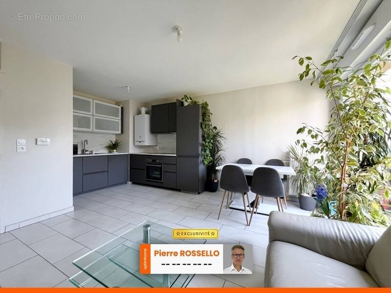 Appartement à MEYZIEU