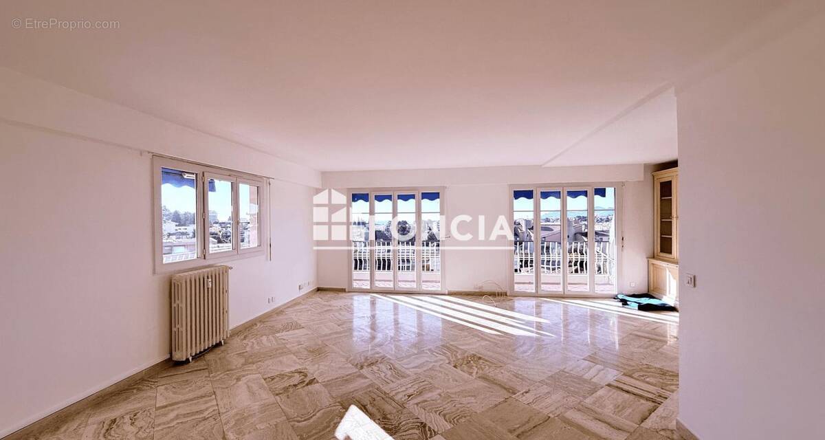 Appartement à LE CANNET