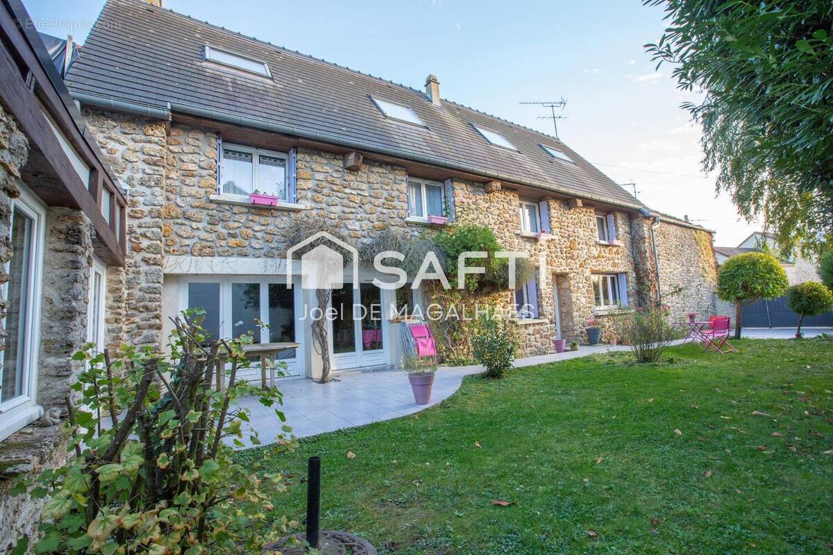Photo 1 - Maison à VOISINS-LE-BRETONNEUX