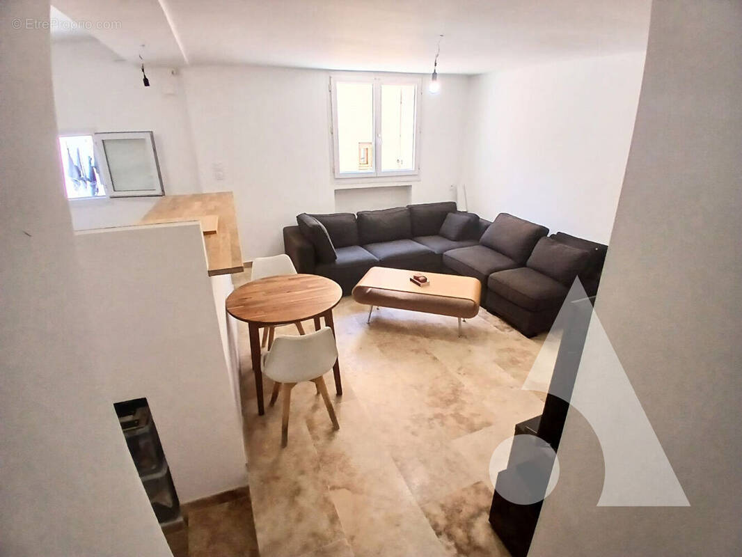 Appartement à SALERNES