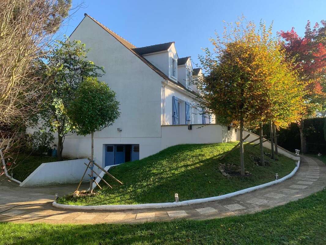 Photo 2 - Maison à MORAINVILLIERS