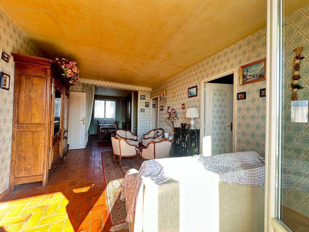 Appartement à SAINT-MAUR-DES-FOSSES