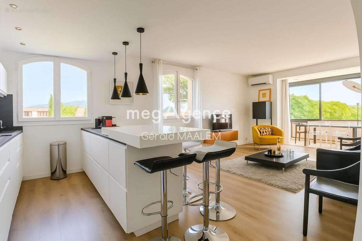 Appartement à COGOLIN