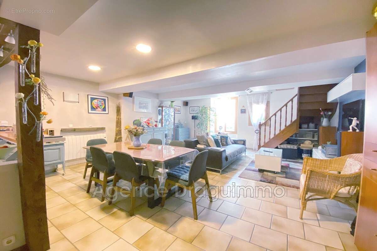 Appartement à TRANS-EN-PROVENCE