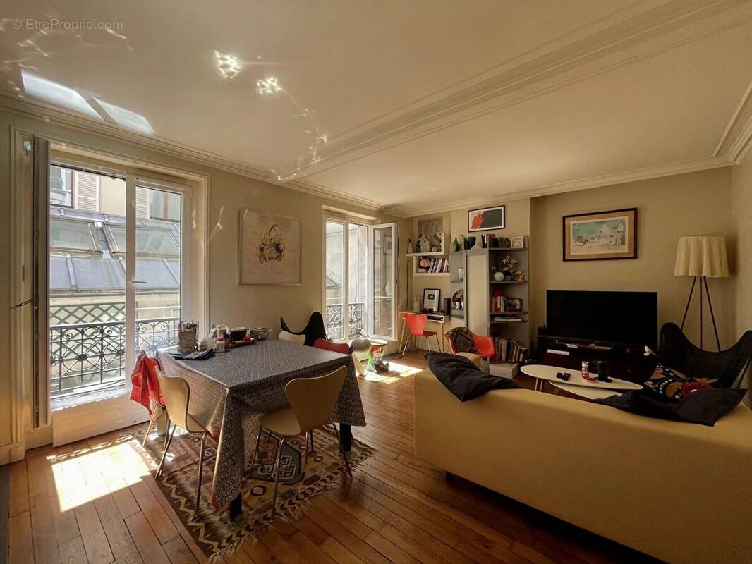 Appartement à PARIS-17E