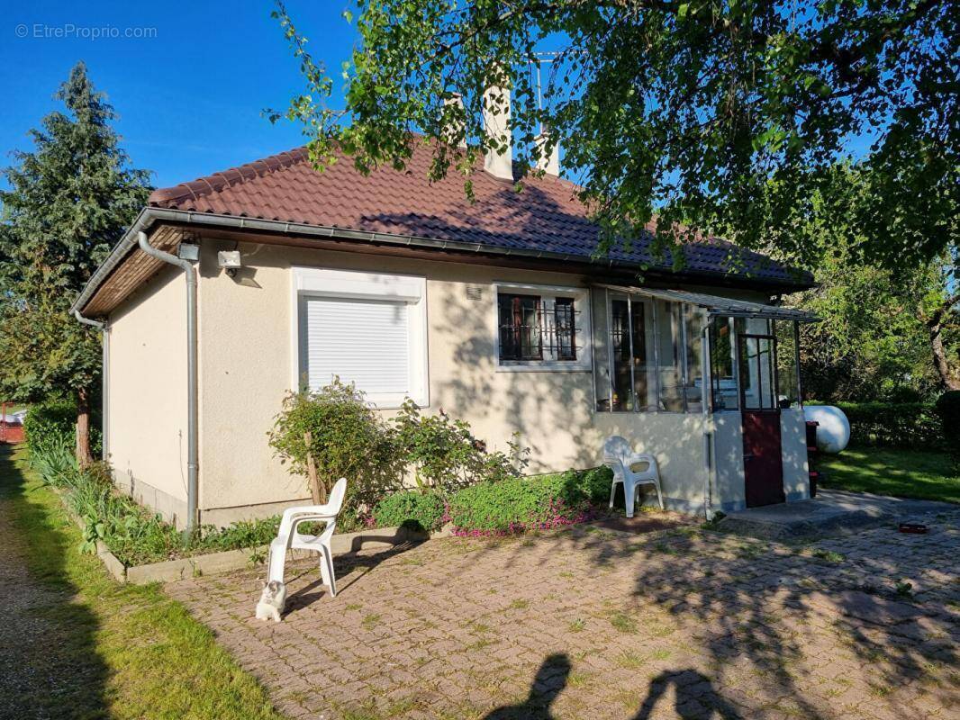 Maison à LES BORDES
