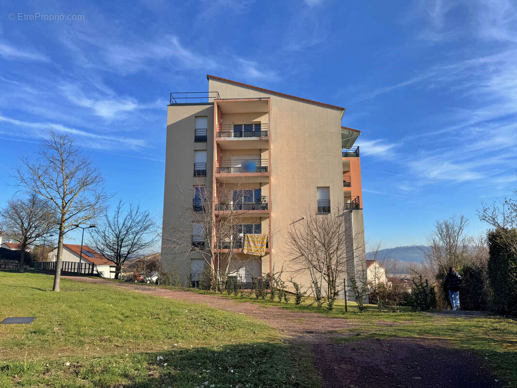 Appartement à L&#039;ISLE-D&#039;ABEAU