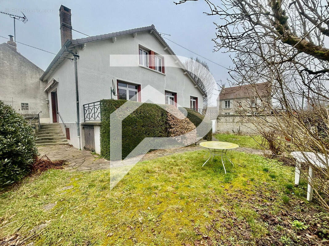 Maison à LA FERTE-ALAIS