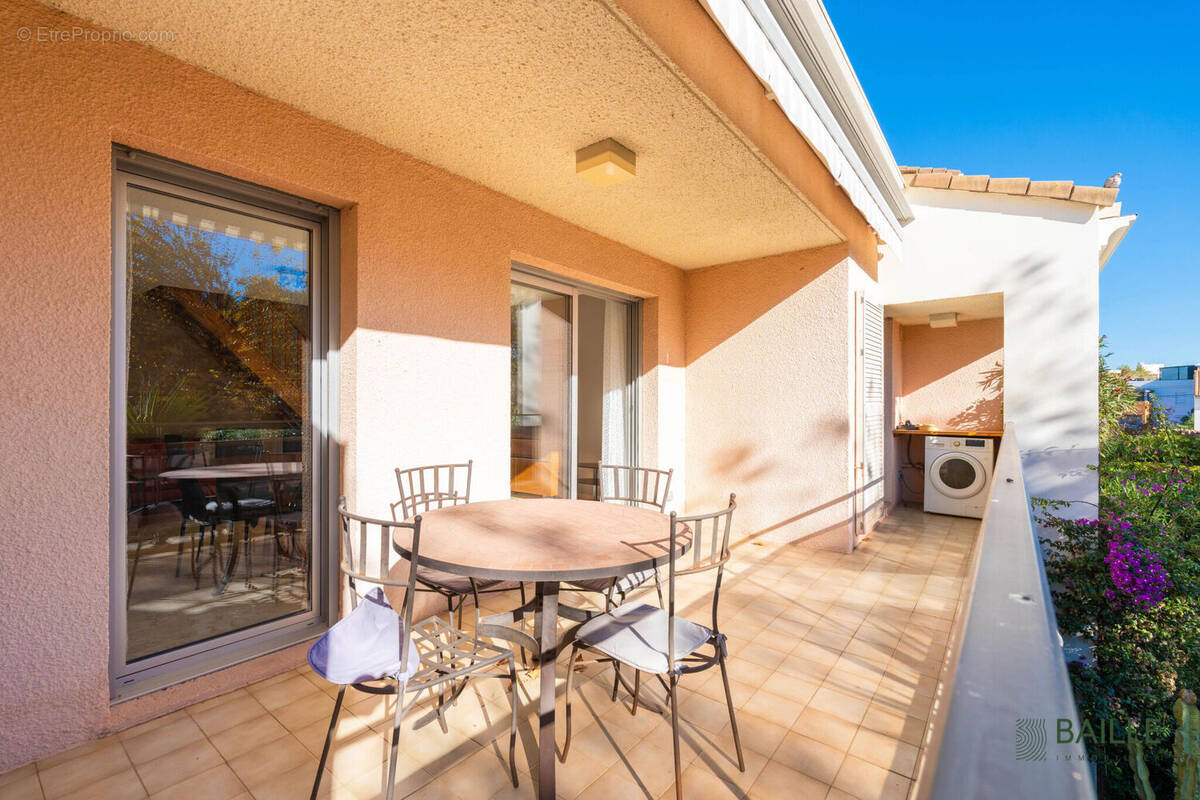 Photo 1 - Appartement à MARSEILLE-8E