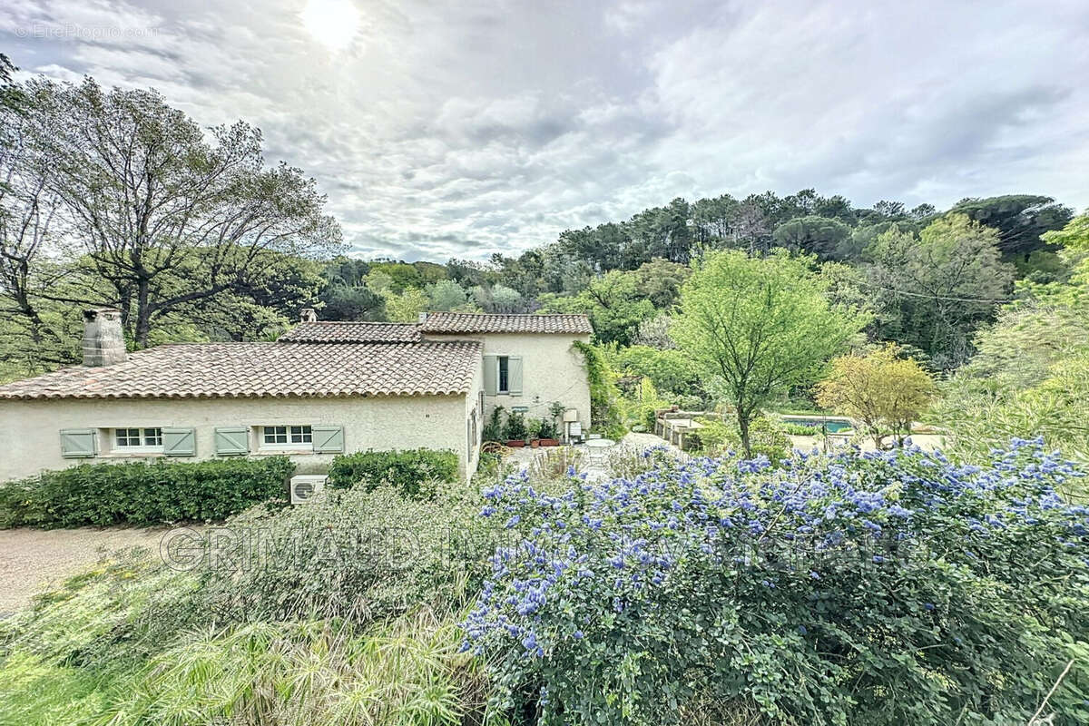 Maison à LA GARDE-FREINET