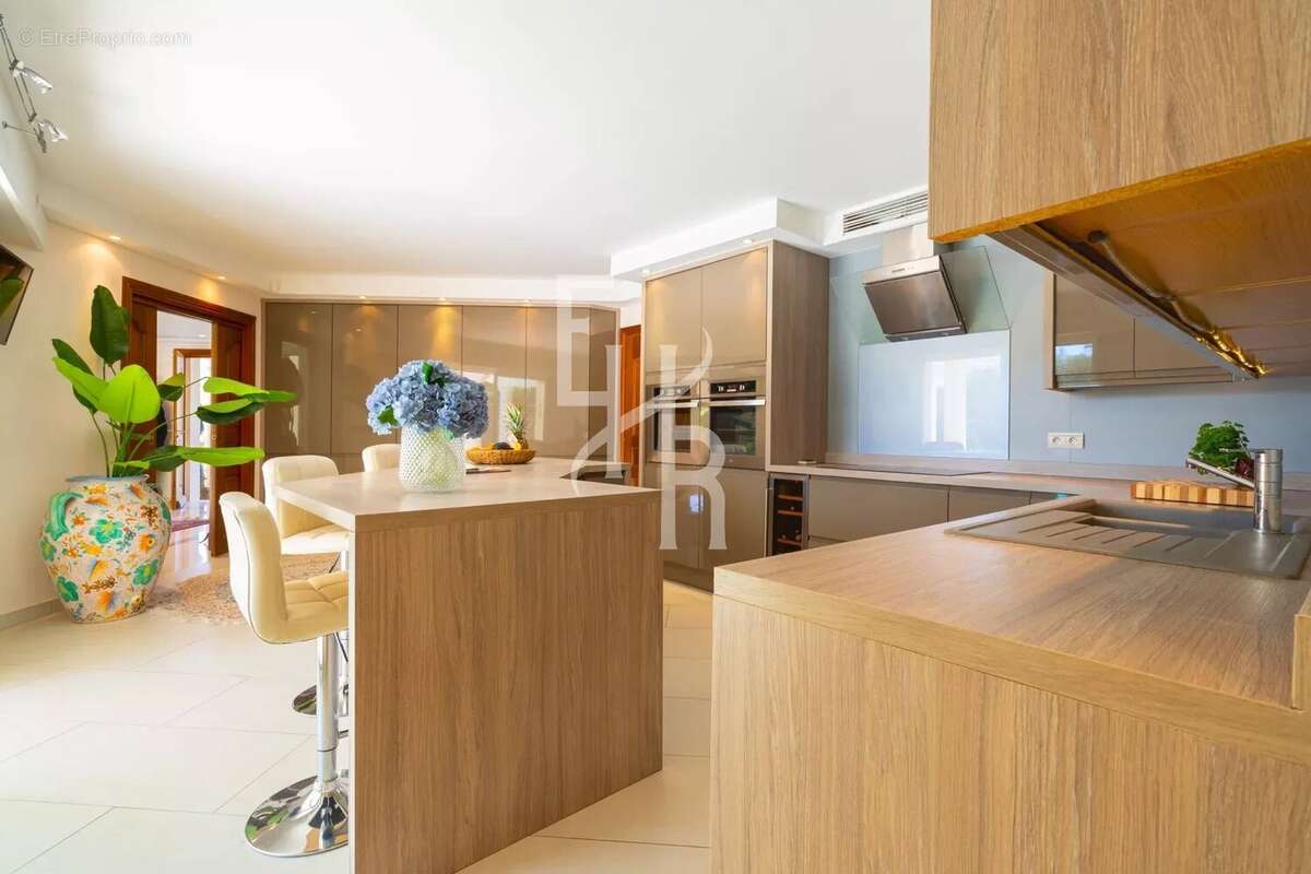 Maison à MOUGINS