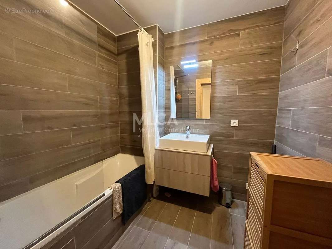 Appartement à SAINT-ETIENNE-DE-TINEE