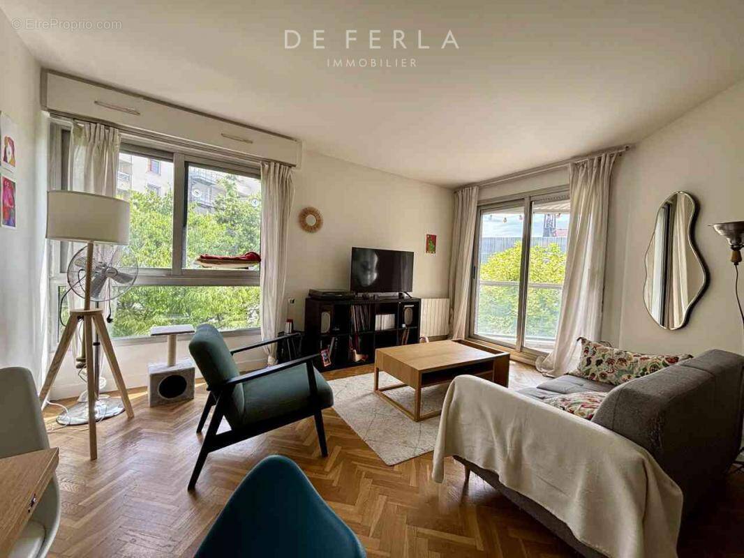 Appartement à PARIS-14E