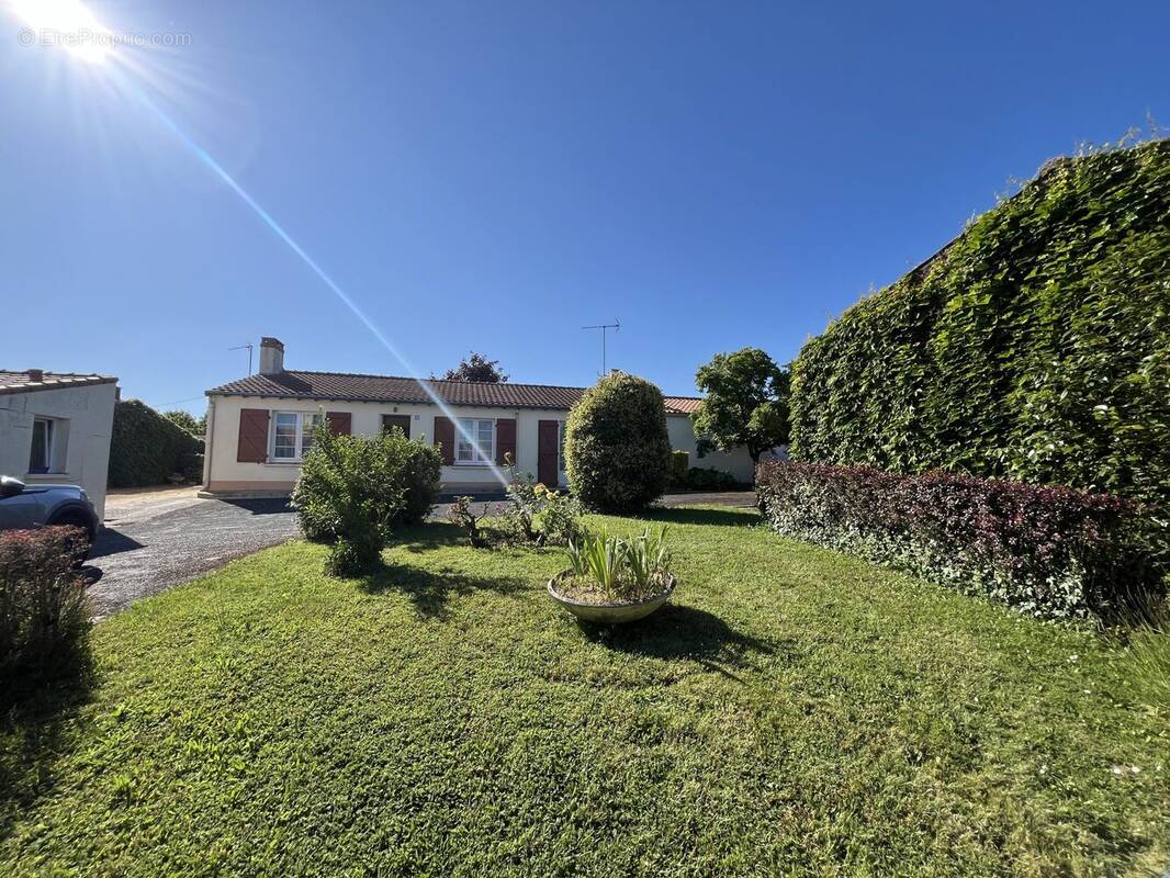 Maison à SAINT-LUMINE-DE-COUTAIS