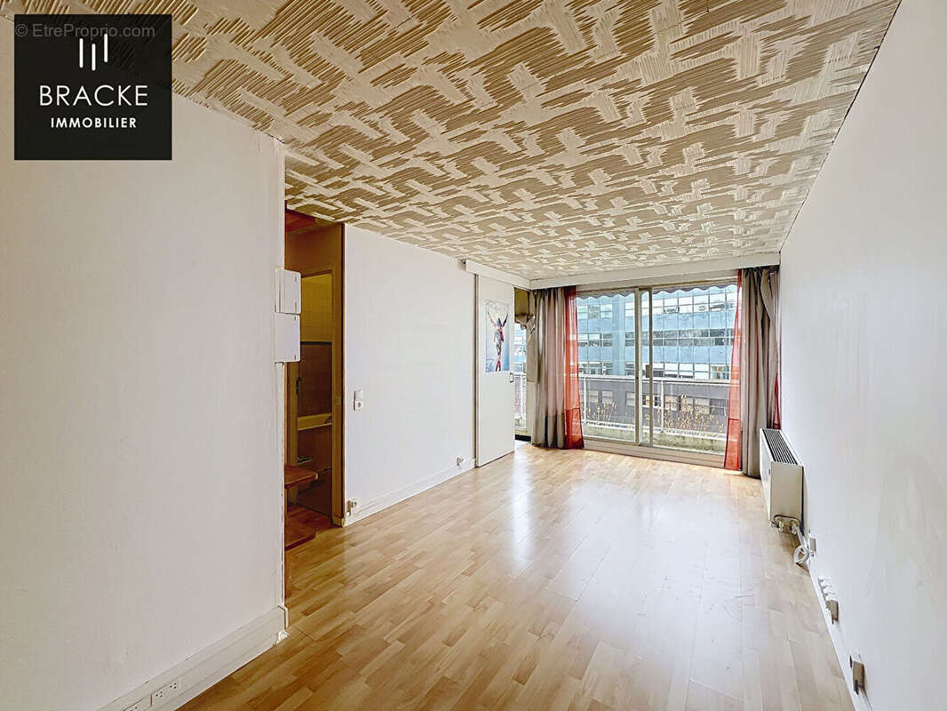 Appartement à COURBEVOIE