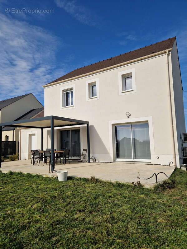 Maison à DAMMARTIN-EN-SERVE