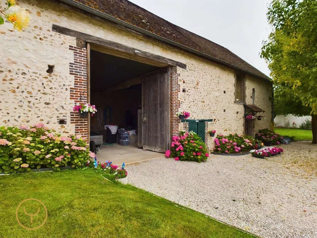 Maison à AIX-EN-OTHE