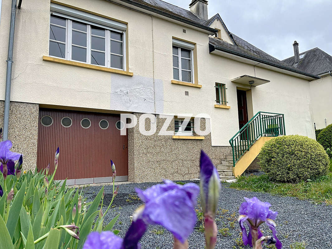 Maison à CONDE-SUR-VIRE
