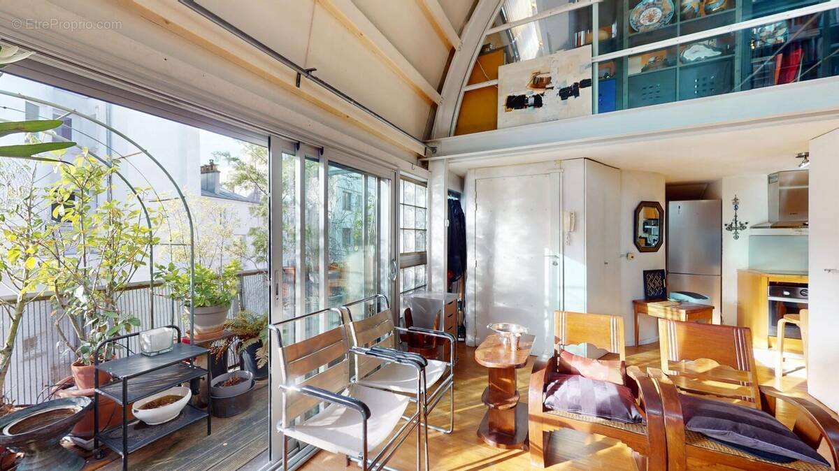 Appartement à PARIS-14E