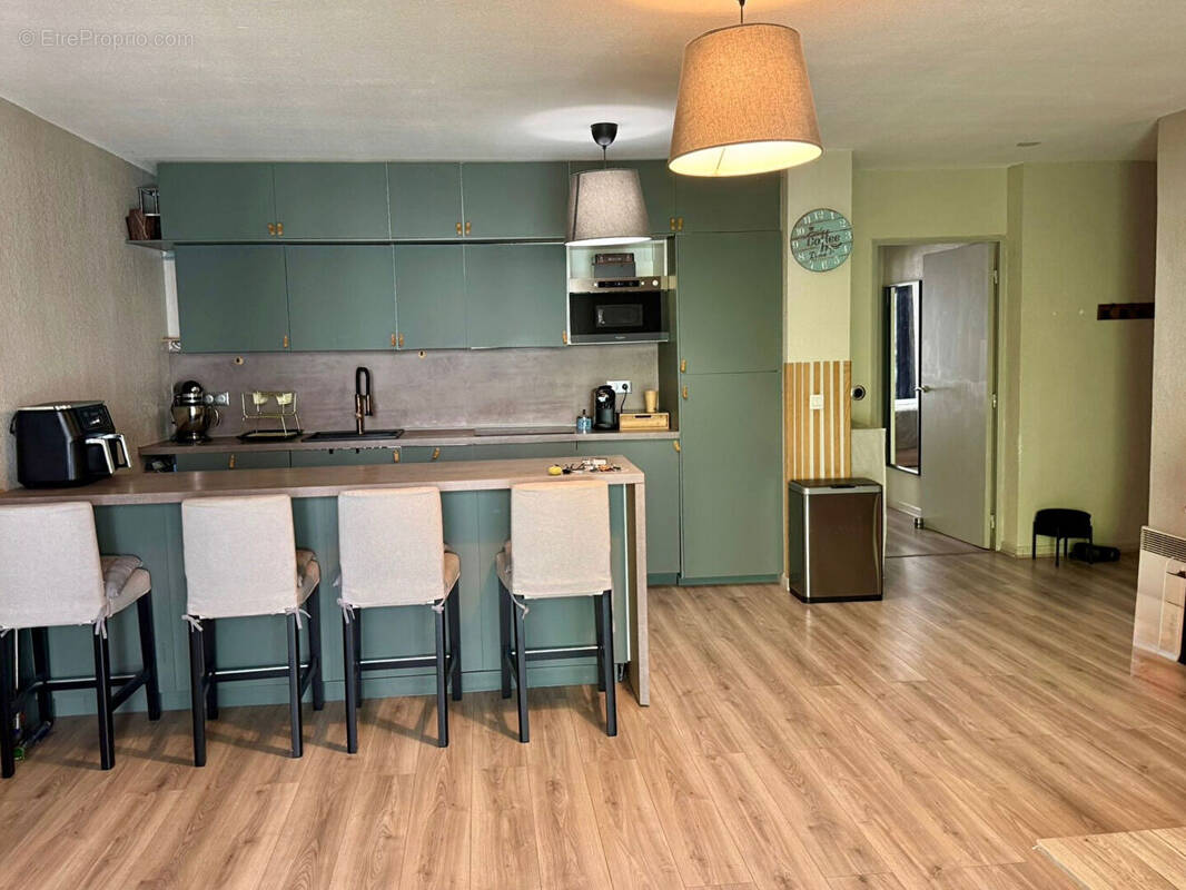 Appartement à MARSEILLE-3E