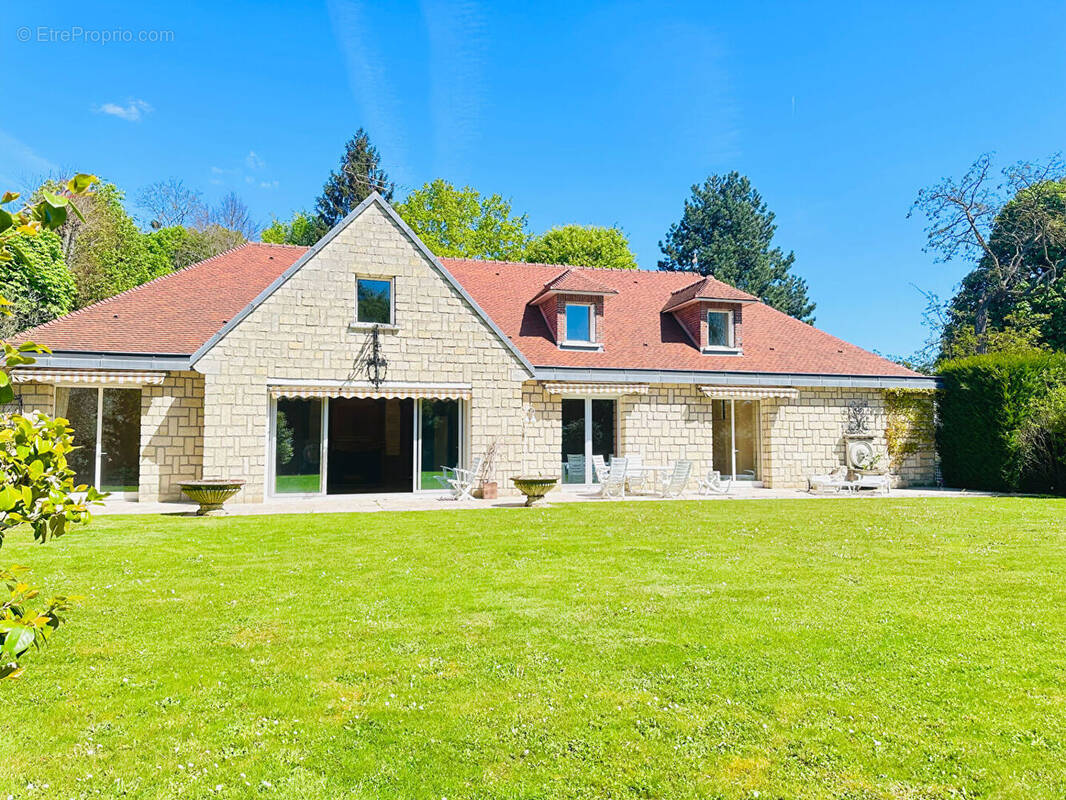 Maison à LA CELLE-SAINT-CLOUD