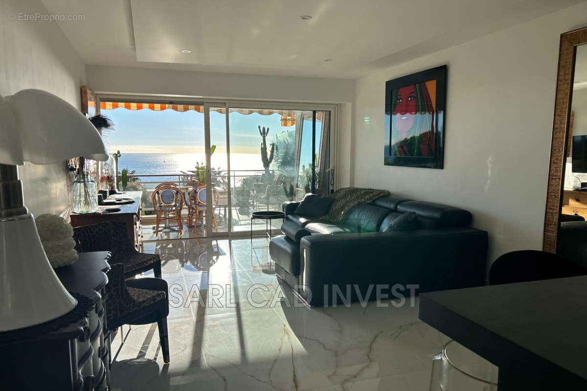 Appartement à VALLAURIS