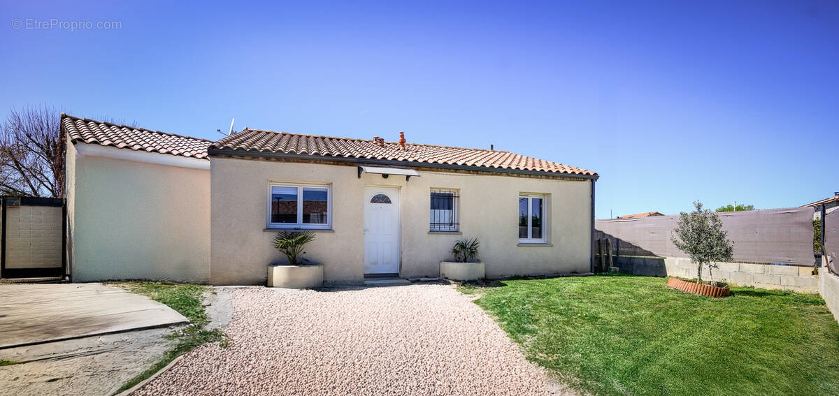 Maison à LAVERNOSE-LACASSE