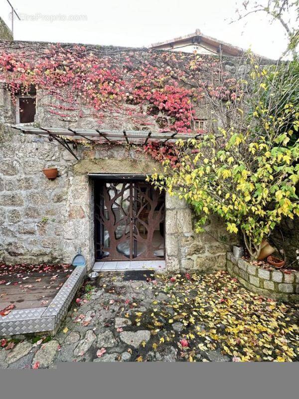 Maison à ANTRAIGUES-SUR-VOLANE