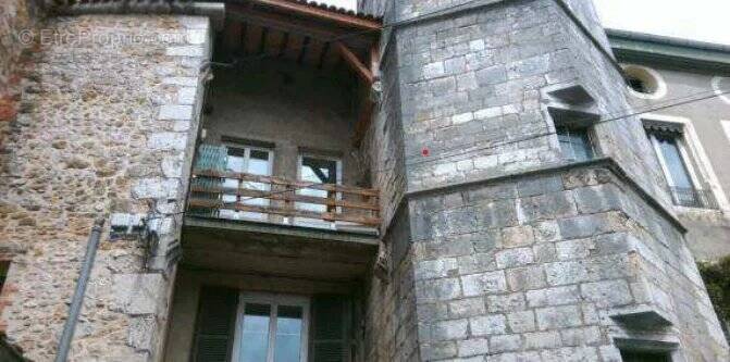 Appartement à PONCIN