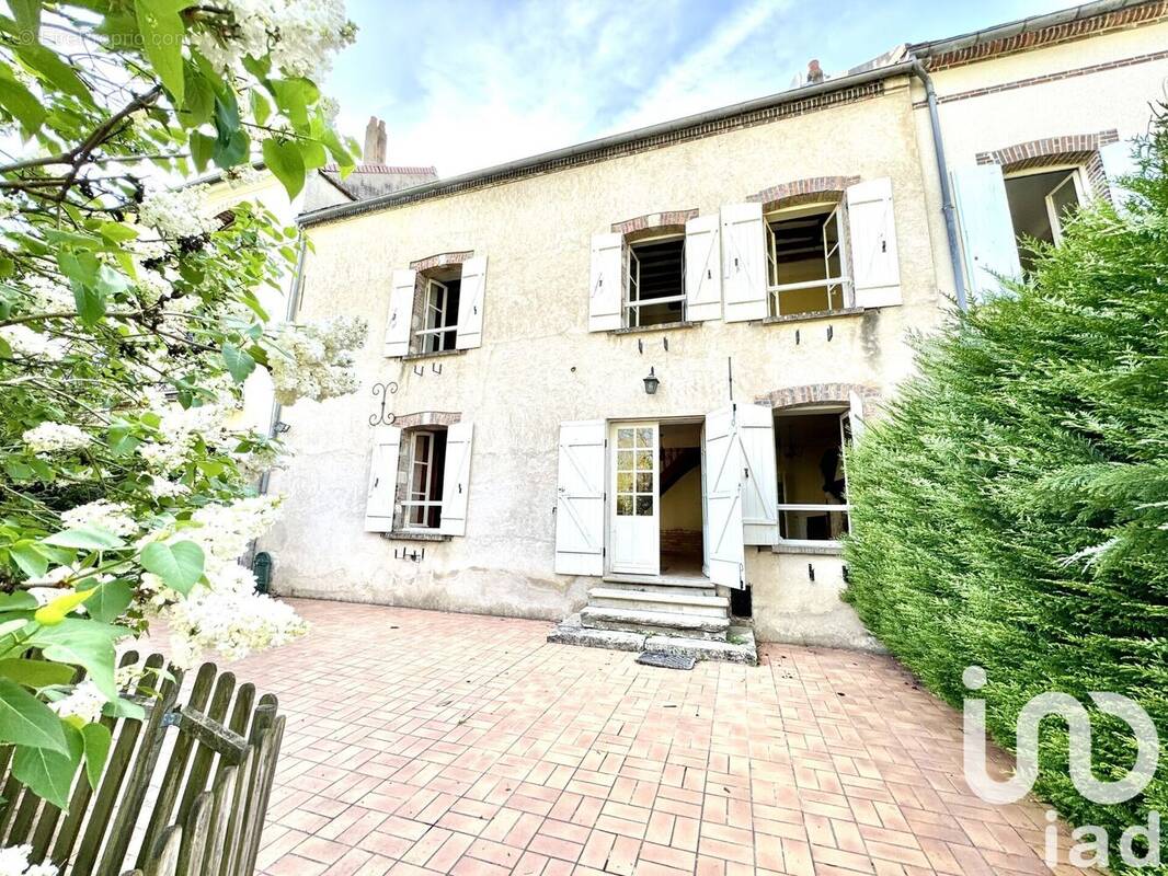 Photo 1 - Maison à VILLENEUVE-SUR-YONNE