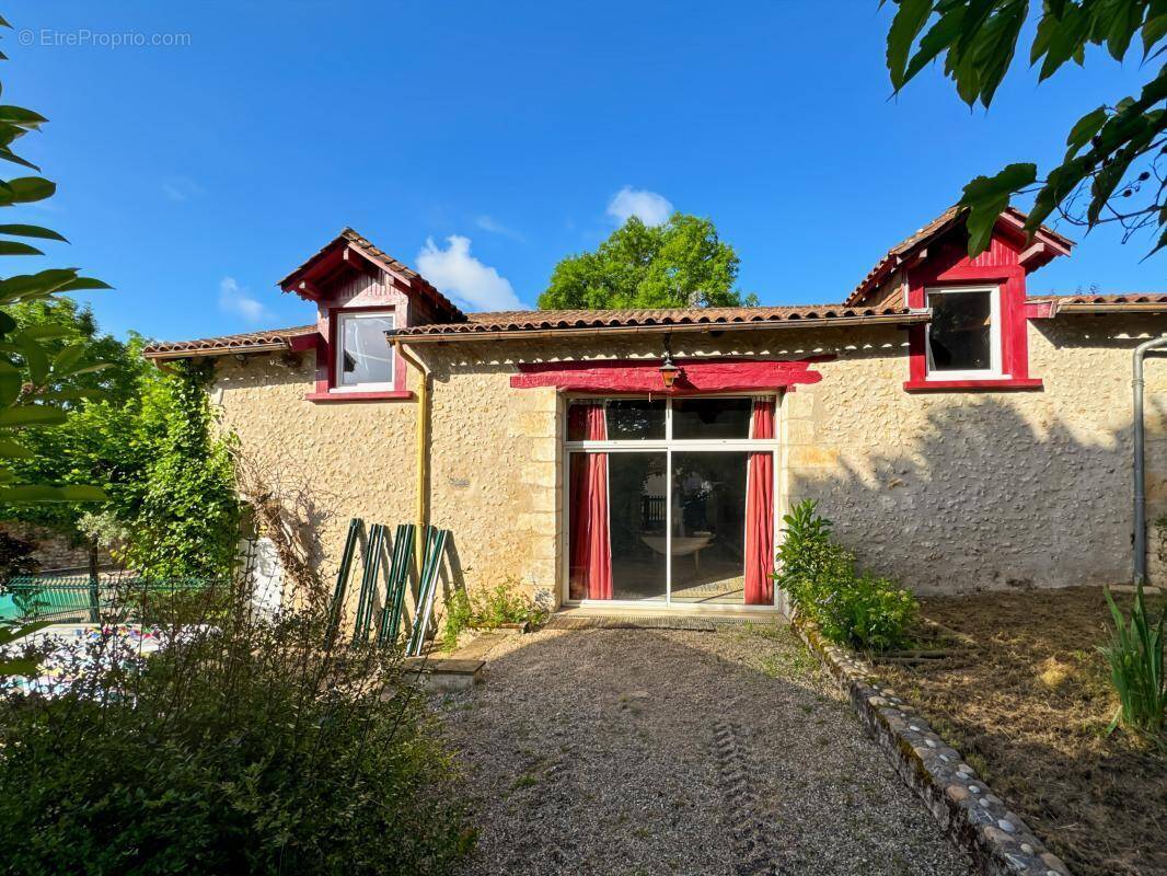 Maison à SAINT-ASTIER