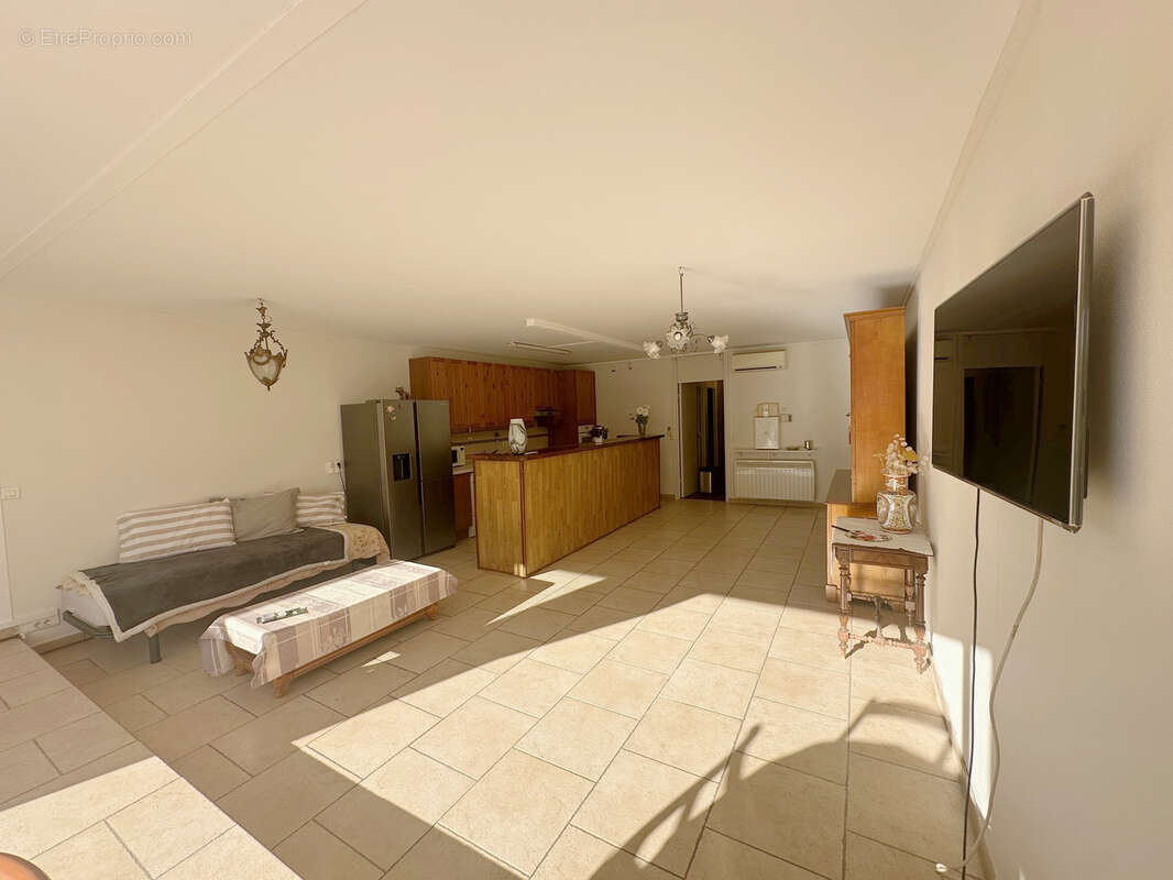 Appartement à MAUGUIO