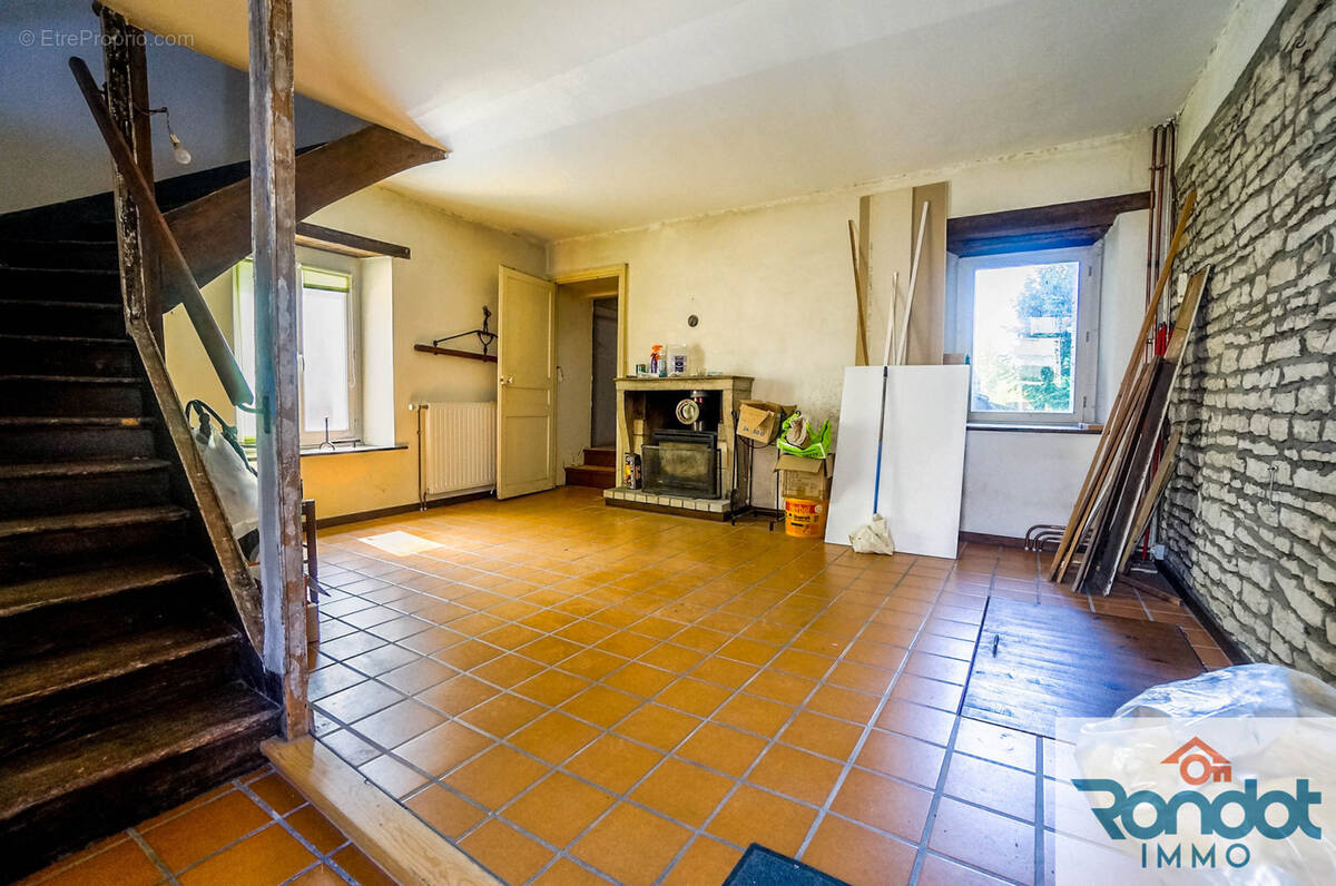 Maison à IS-SUR-TILLE