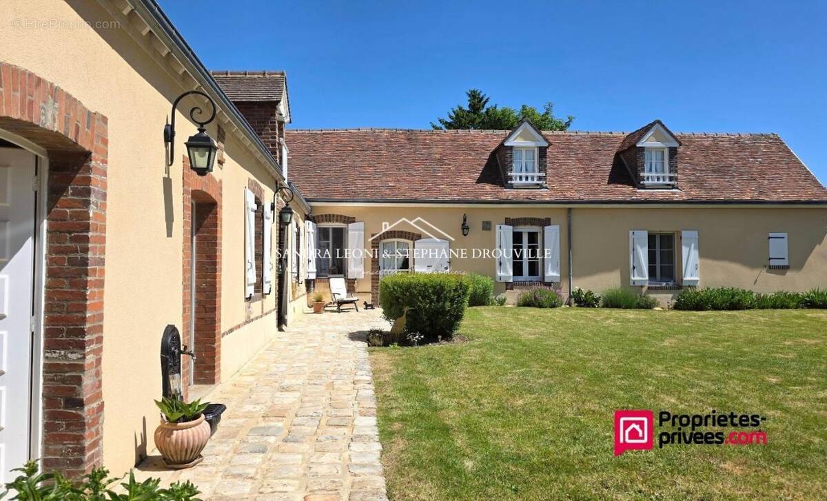 Maison à JOUY