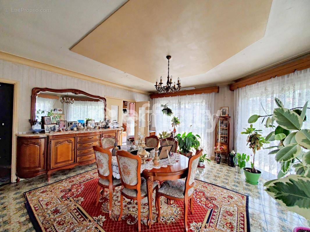 Maison à VILLEJUIF