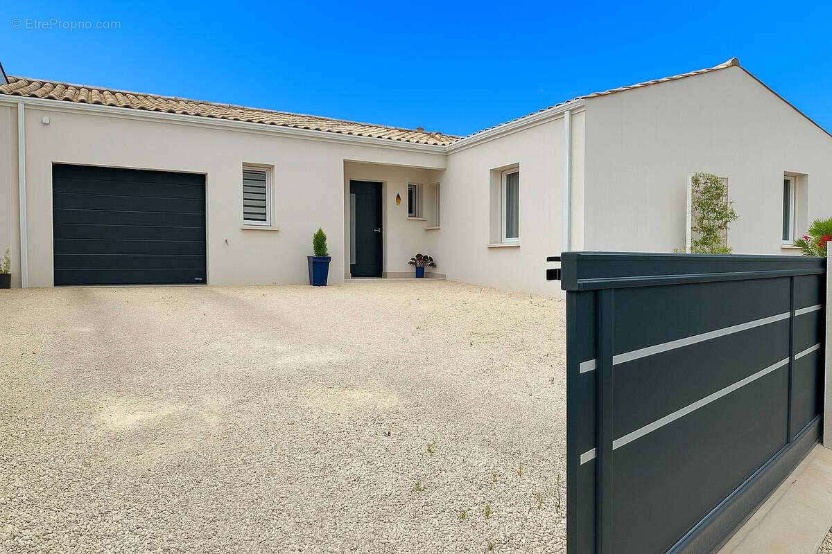 Maison à VAUX-SUR-MER