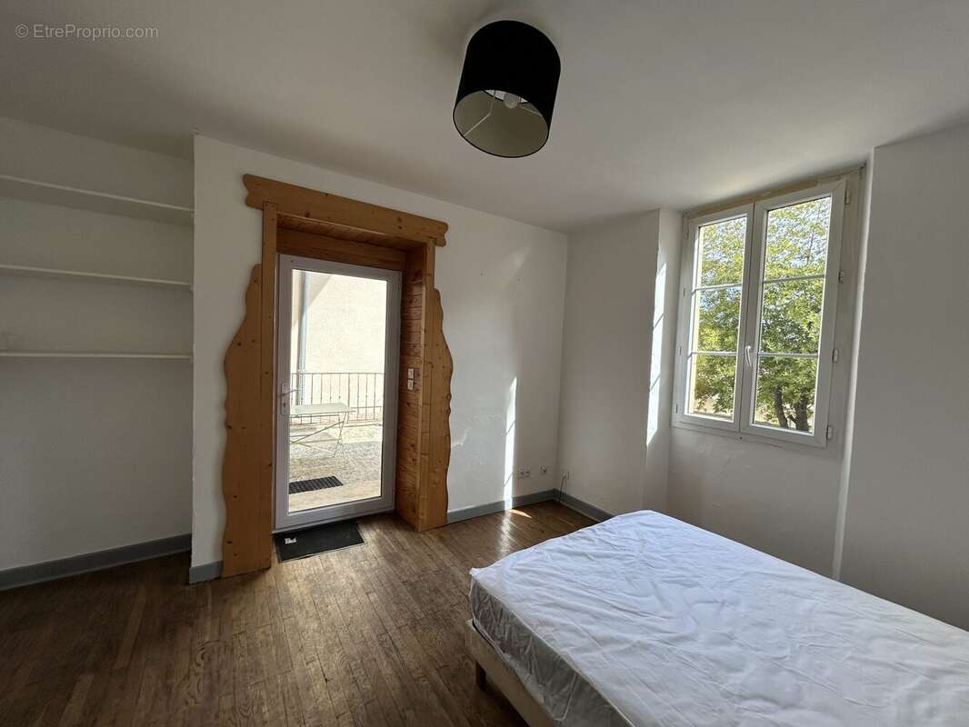 Appartement à PRIVAS