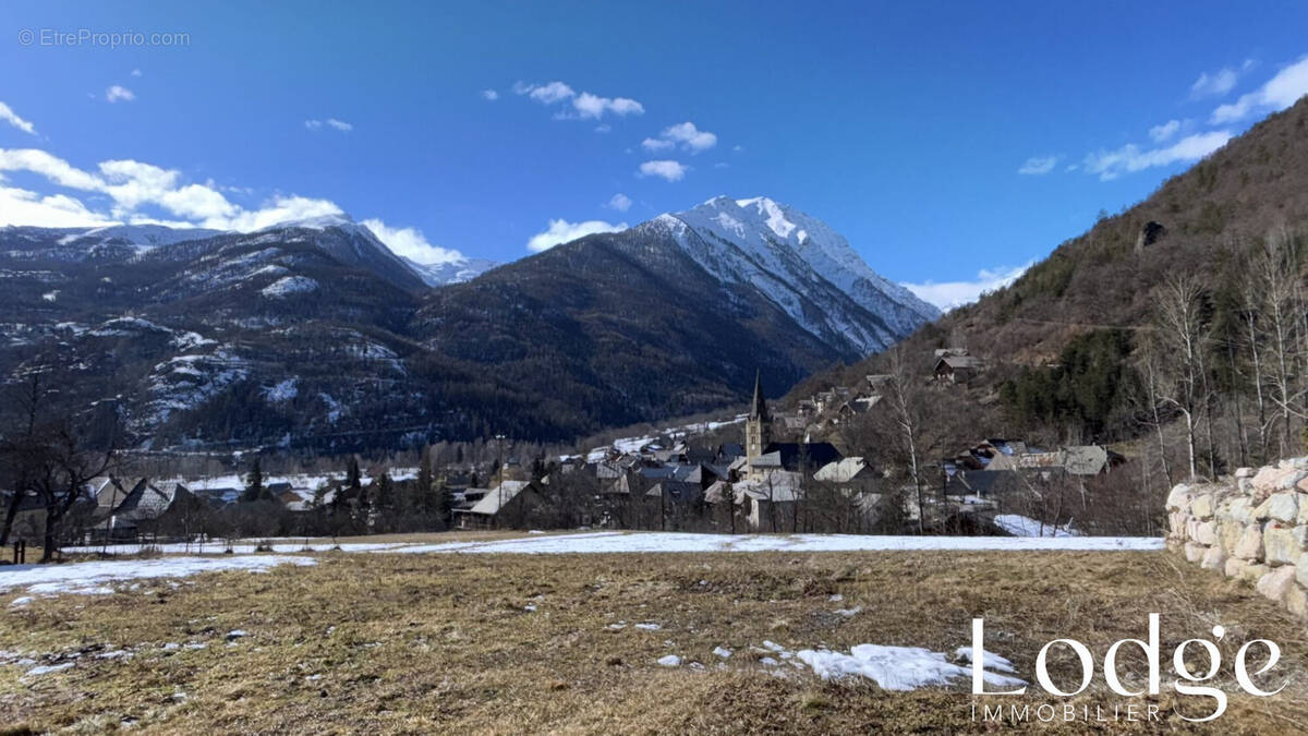 Terrain à PELVOUX