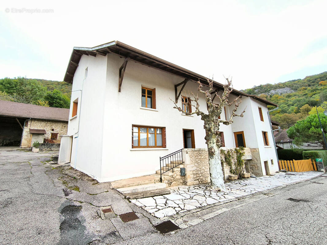 Maison à MARCHAMP