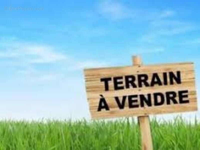 Terrain à CROTTET