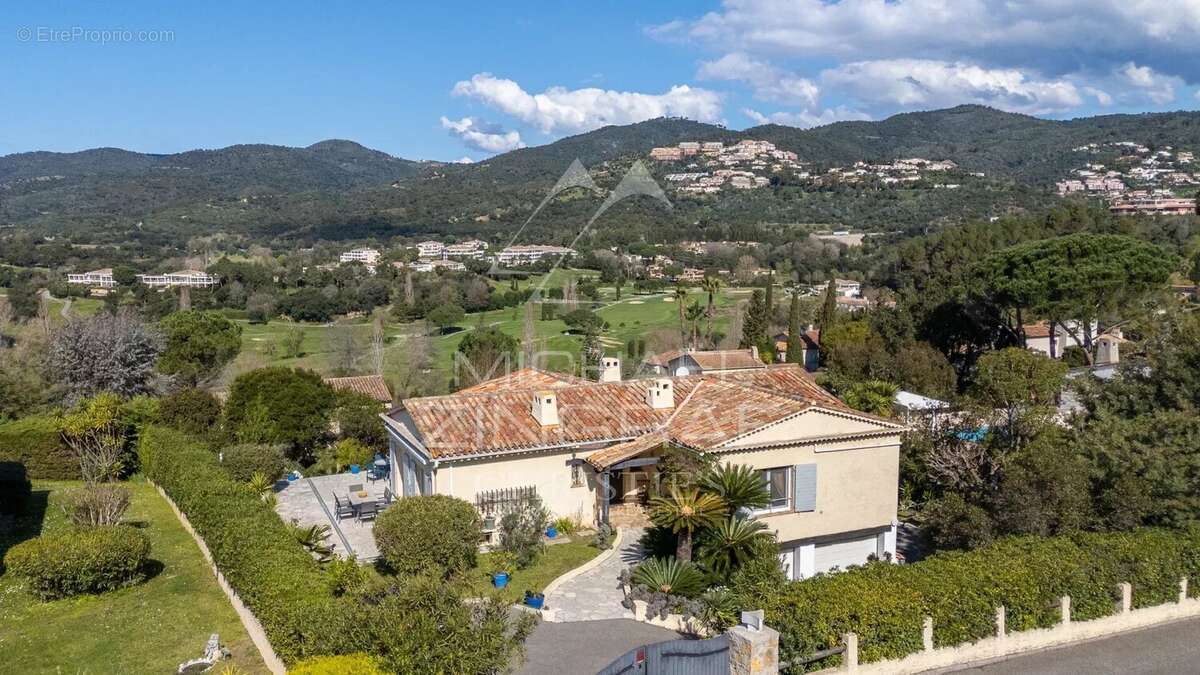 Maison à MANDELIEU-LA-NAPOULE