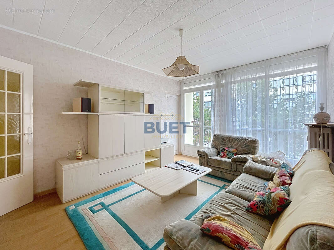 Appartement à CHENOVE