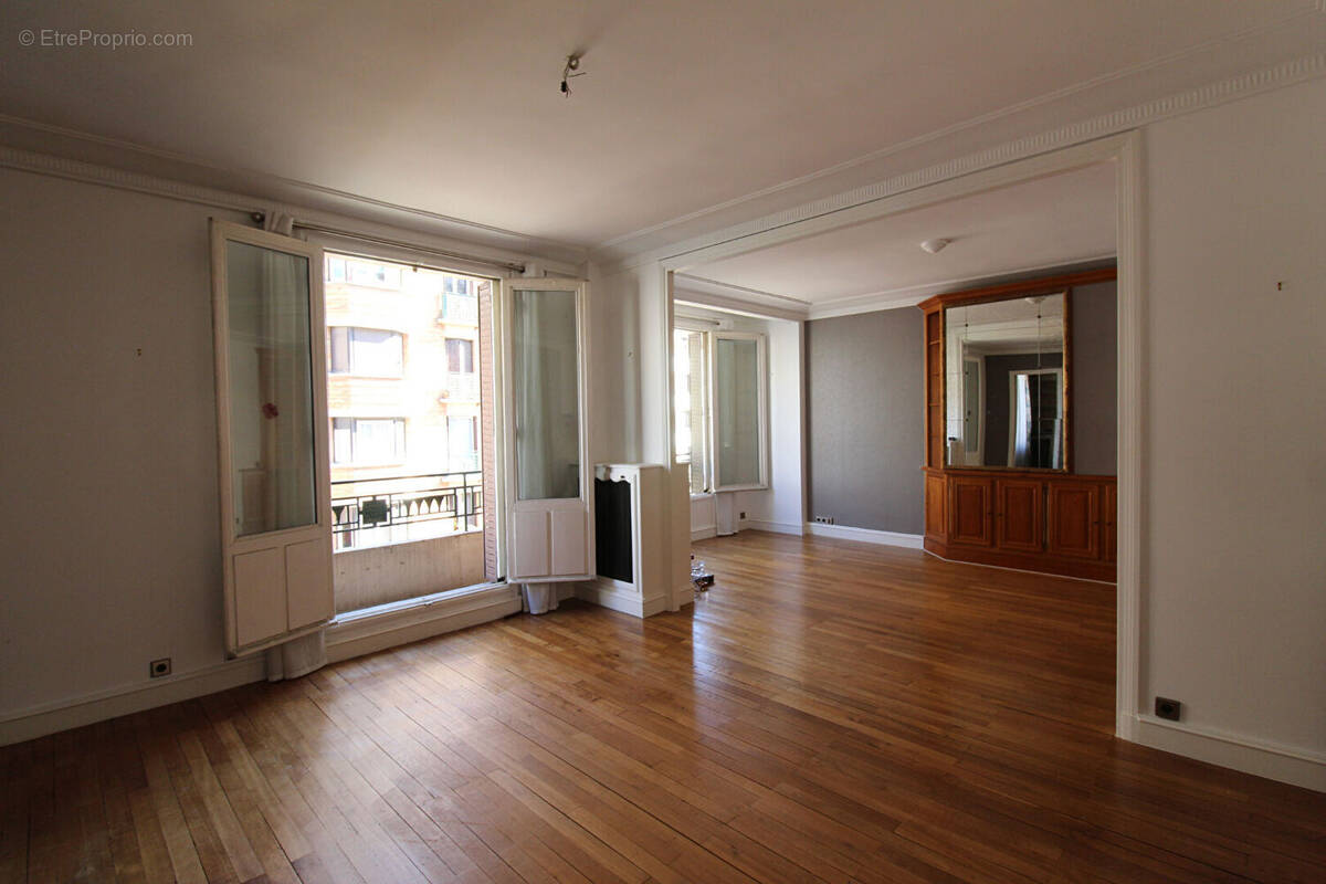 Appartement à PARIS-19E