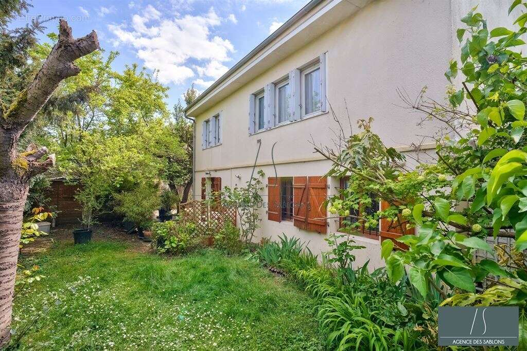 Maison à CARRIERES-SUR-SEINE