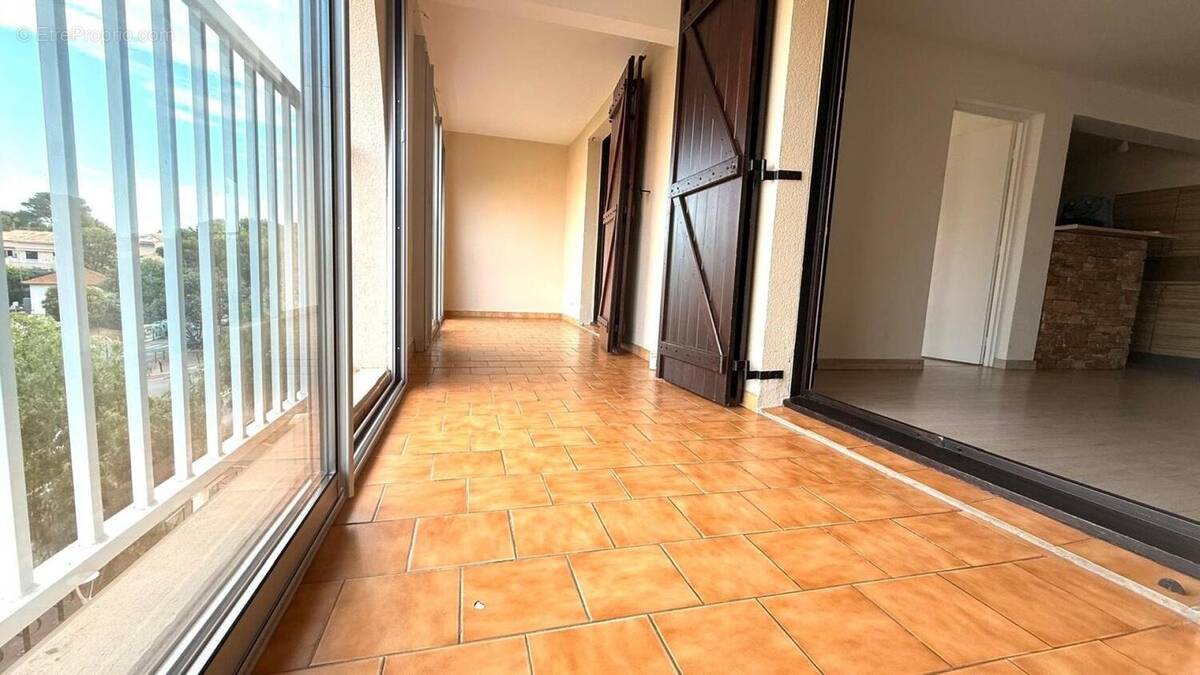 Photo 1 - Appartement à FREJUS