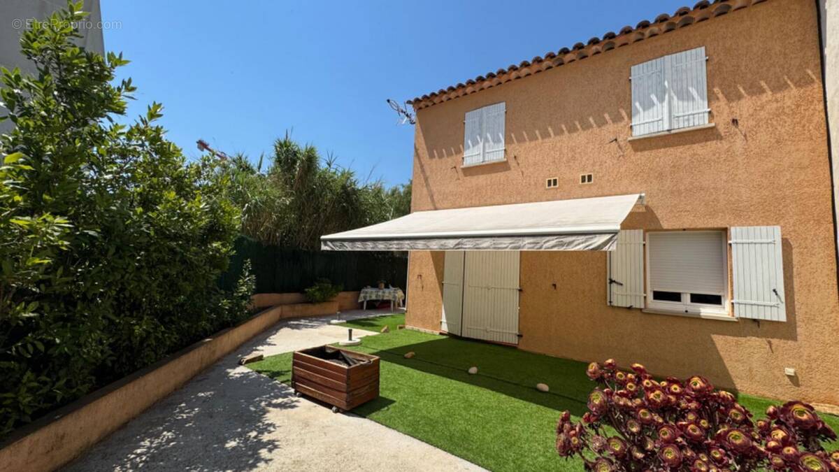Maison à BORMES-LES-MIMOSAS